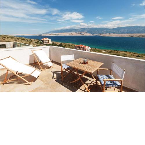 1 Bedroom Amazing Apartment In Pag