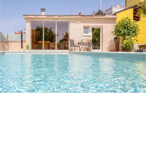 1 Bedroom Amazing Apartment In Pula
