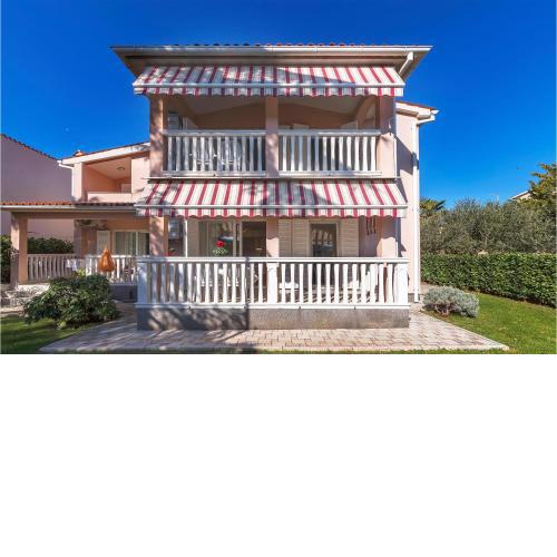 1 Bedroom Amazing Apartment In Vodnjan