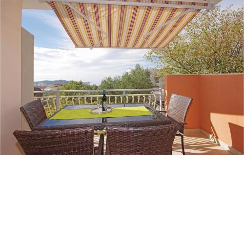 1 Bedroom Awesome Apartment In Makarska