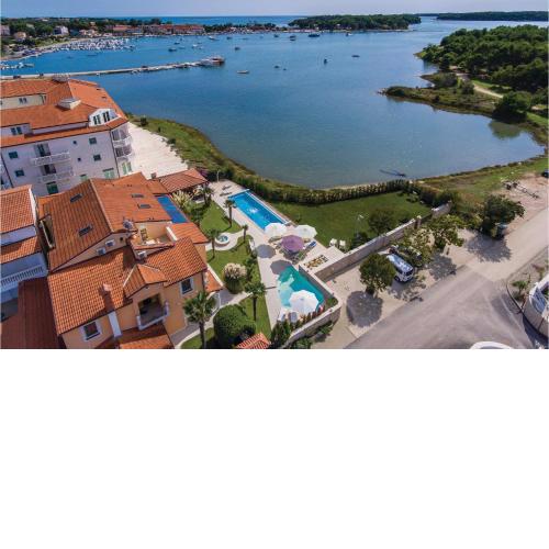 1 Bedroom Awesome Apartment In Medulin