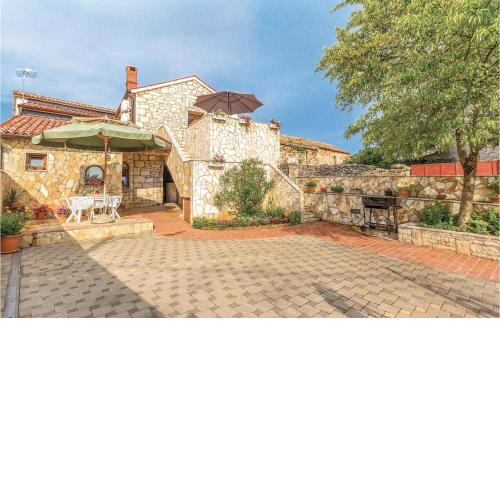 1 Bedroom Awesome Apartment In Orbanici