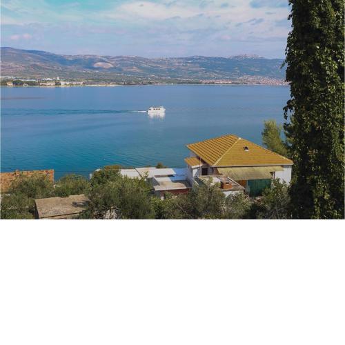 1 Bedroom Beautiful Apartment In Arbanija