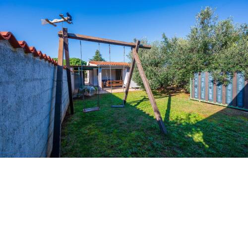 1 Bedroom Beautiful Apartment In Liznjan