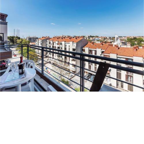 1 Bedroom Beautiful Apartment In Pula