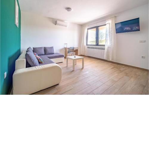 1 Bedroom Beautiful Apartment In Rakovica