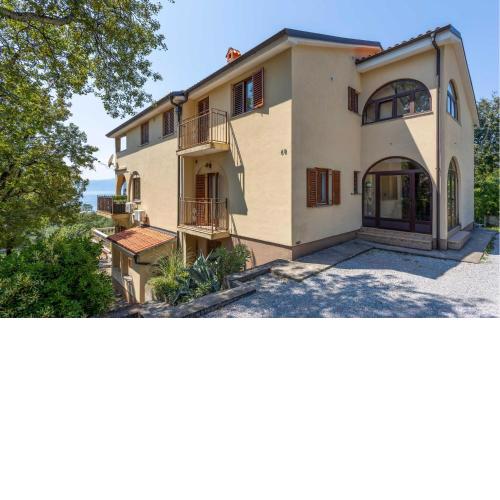 1 Bedroom Cozy Apartment In Kostrena