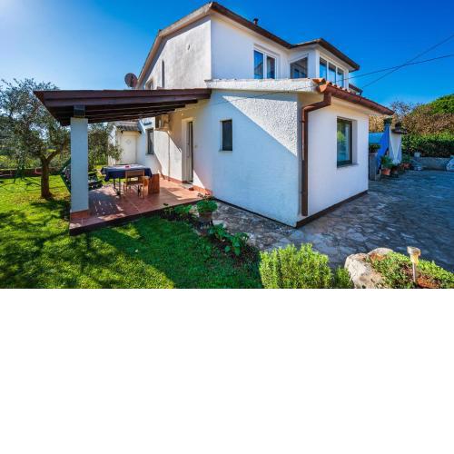 1 Bedroom Cozy Apartment In Liznjan