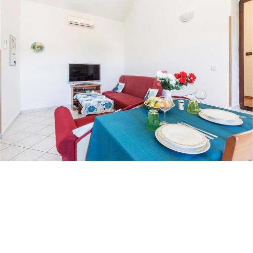 1 Bedroom Cozy Apartment In Pula