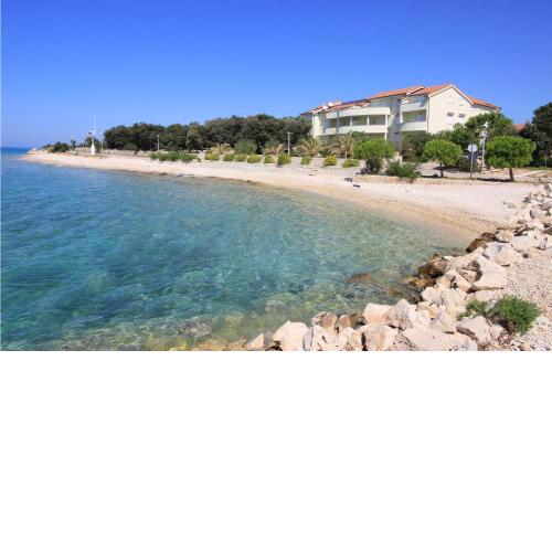 1 Bedroom Gorgeous Apartment In Mandre