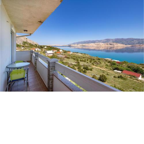 1 Bedroom Lovely Apartment In Bosana