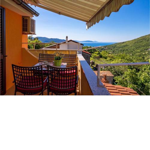1 Bedroom Lovely Apartment In Brsec