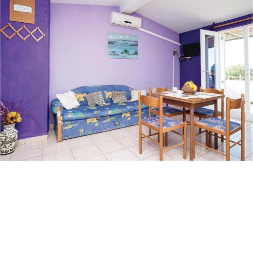 1 Bedroom Lovely Apartment In Pakostane