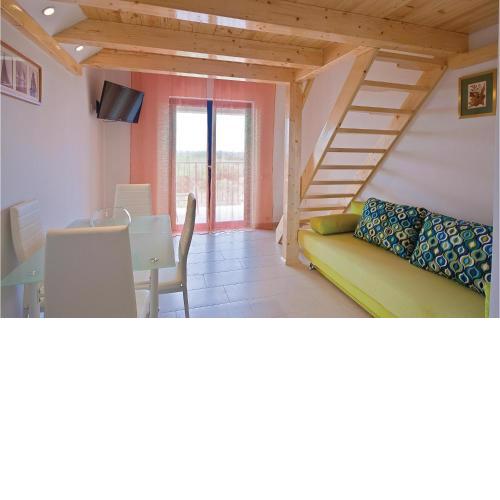 1 Bedroom Lovely Apartment In Pula