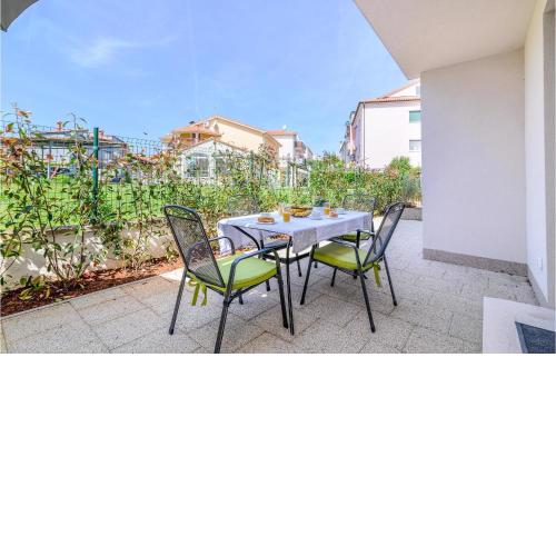 1 Bedroom Lovely Apartment In Rovinj