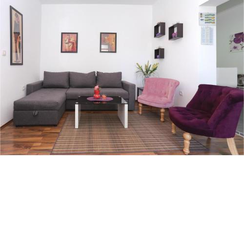 1 Bedroom Nice Apartment In Podstrana
