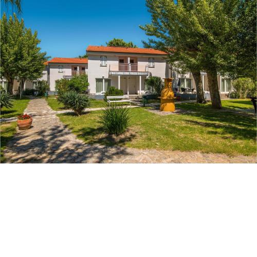 1 Bedroom Stunning Apartment In Baska