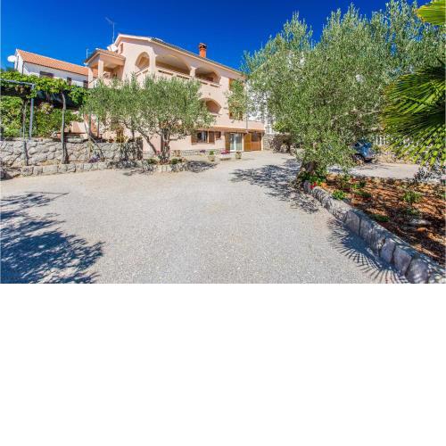 1 Bedroom Stunning Apartment In Kornic