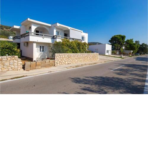 1 Bedroom Stunning Apartment In Stara Novalja