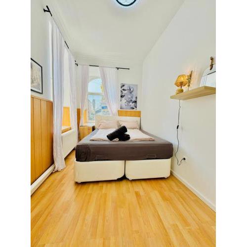 10 BR Apartment for Groups, 8-Min to Rathausplatz