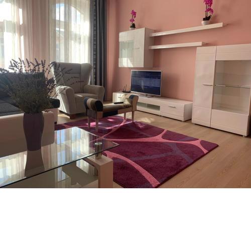 1Apartment Zeyerova4
