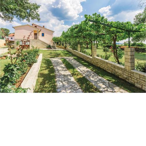 2 Bedroom Amazing Apartment In Kanfanar