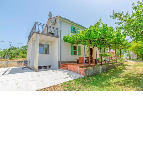 2 Bedroom Amazing Home In Nedescina