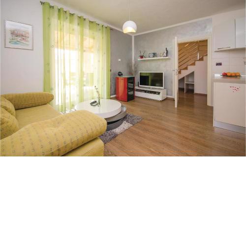 2 Bedroom Amazing Home In Rovinj