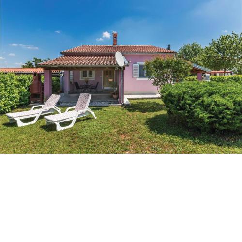 2 Bedroom Amazing Home In Valbandon