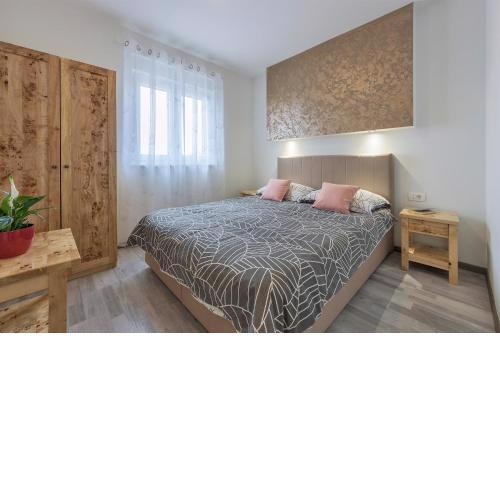 2 BEDROOM APARTMENT PEROJ