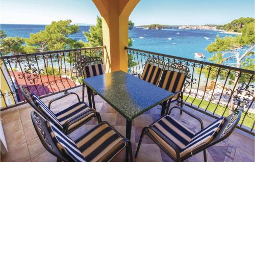 2 Bedroom Awesome Apartment In Banjol