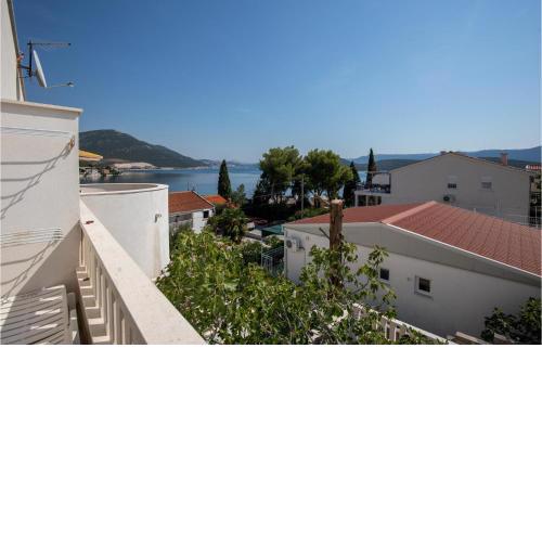 2 Bedroom Awesome Apartment In Klek
