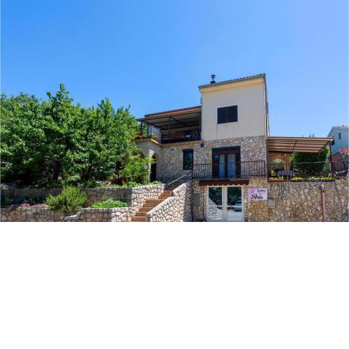2 Bedroom Awesome Apartment In Njivice