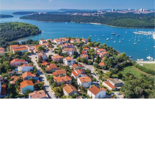 2 Bedroom Awesome Apartment In Pula