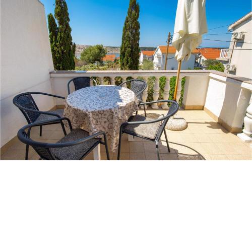 2 Bedroom Awesome Apartment In Rab