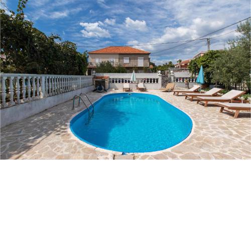2 Bedroom Awesome Apartment In Zadar