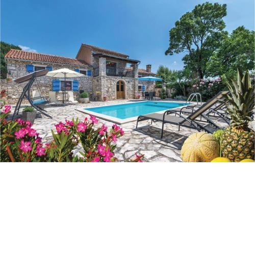 2 Bedroom Awesome Home In Puntera
