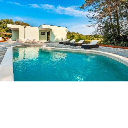 2 Bedroom Awesome Home In Rovinj