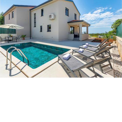 2 Bedroom Awesome Home In Tar