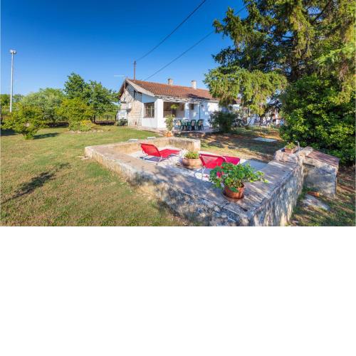 2 Bedroom Awesome Home In Vodnjan