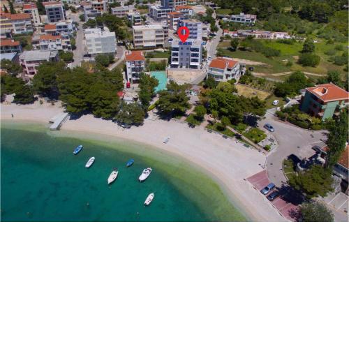 2 Bedroom Beach Front Apartment In Promajna