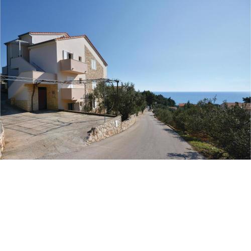 2 Bedroom Beautiful Apartment In Ivan Dolac