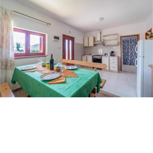 2 Bedroom Beautiful Apartment In Krnica
