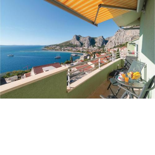 2 Bedroom Beautiful Apartment In Omis