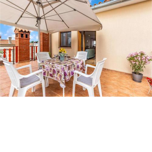 2 Bedroom Beautiful Apartment In Pula
