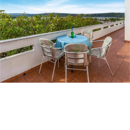 2 Bedroom Beautiful Apartment In Punat