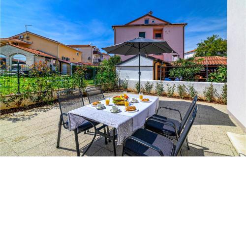 2 Bedroom Beautiful Apartment In Rovinj