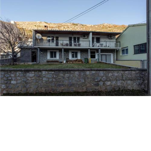 2 Bedroom Beautiful Apartment In Senj