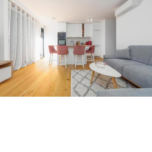 2 Bedroom Beautiful Apartment In Zadar