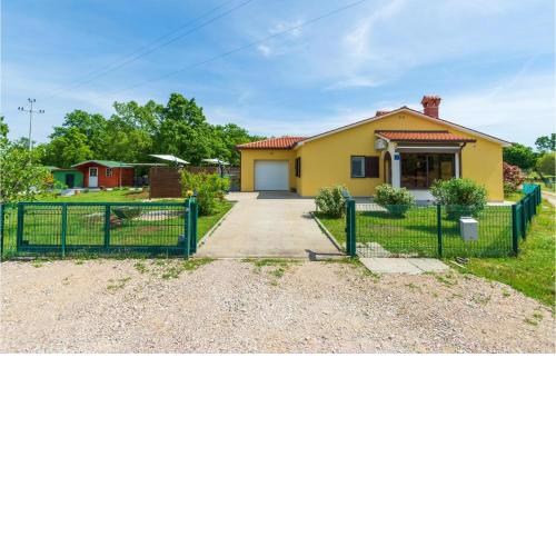 2 Bedroom Beautiful Home In Labin